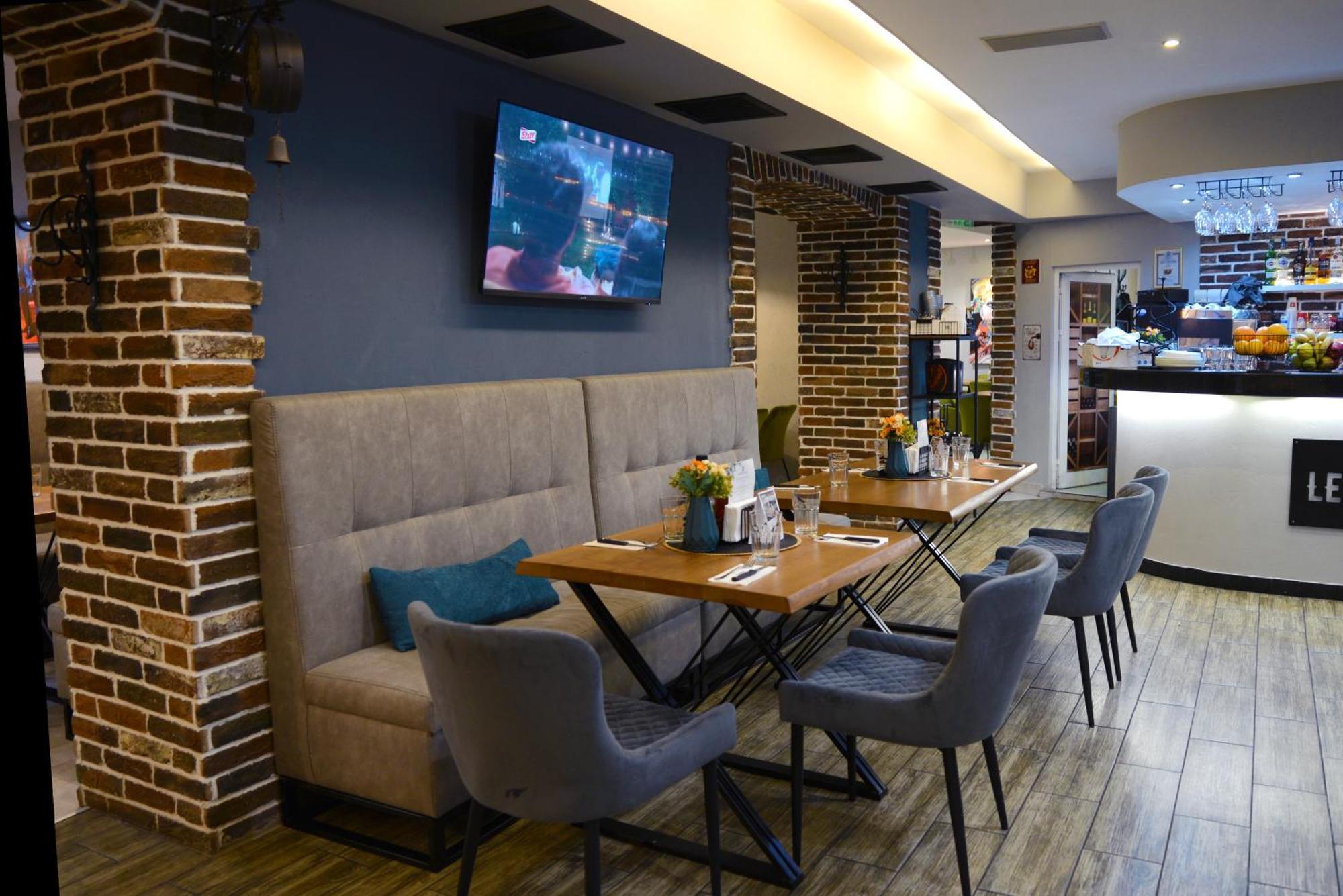 City House Family Hotel & Restaurant Ruse Exterior photo