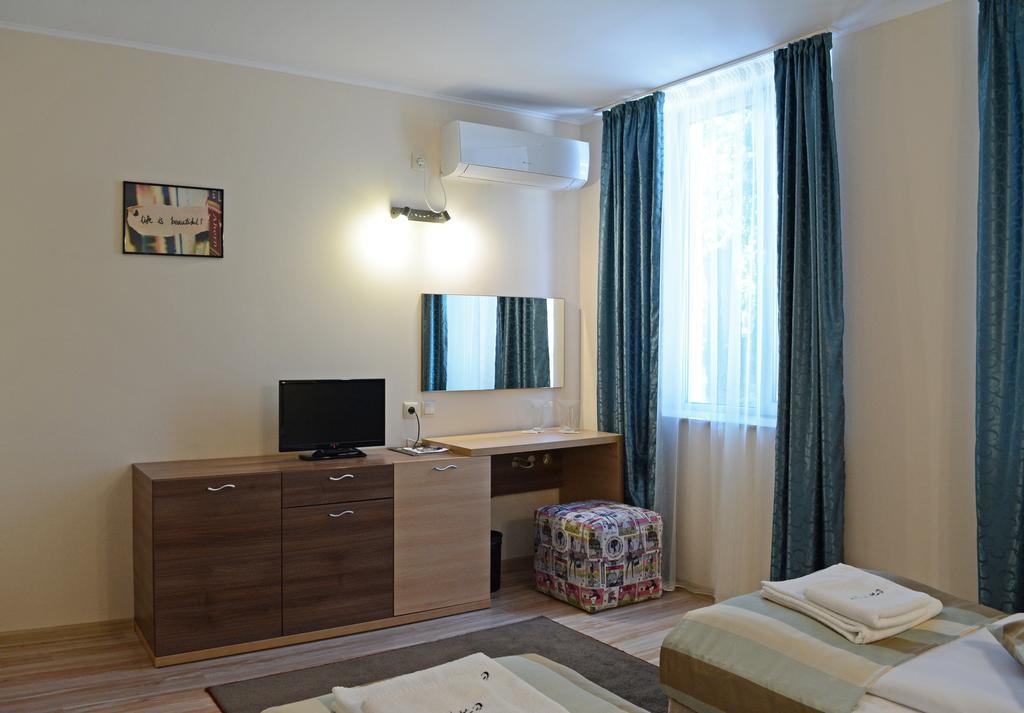 City House Family Hotel & Restaurant Ruse Exterior photo