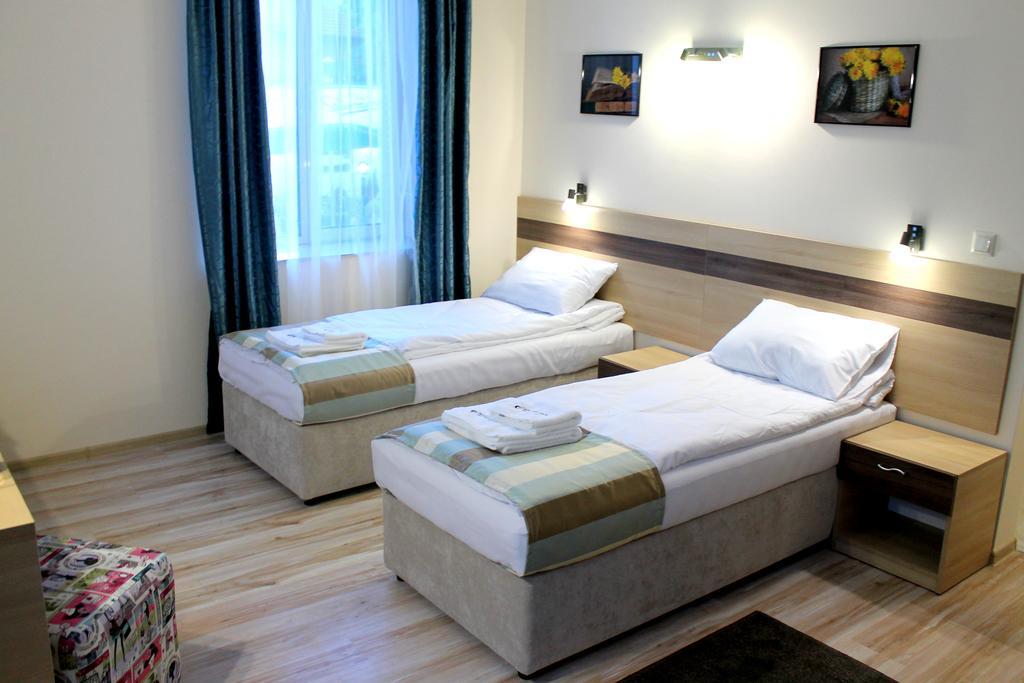 City House Family Hotel & Restaurant Ruse Exterior photo